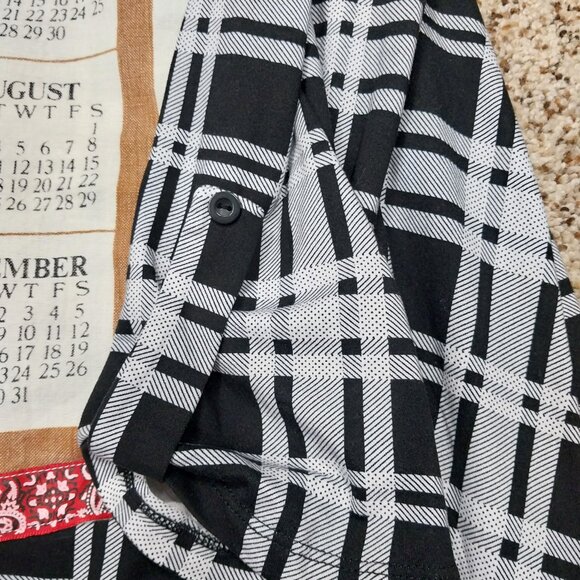 3053 Size 1X Upcycled Poly-Spandex Button Down Tunic in Black And Red. - Picture 6 of 7